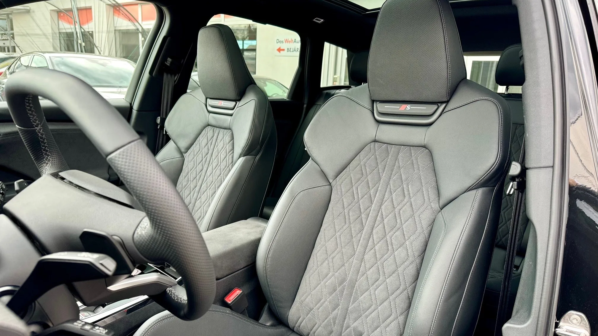 Q6 e-tron quattro képe