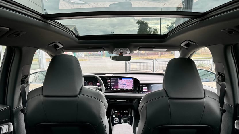 Q6 e-tron quattro képe