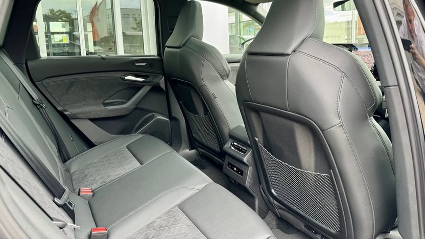 Q6 e-tron quattro képe