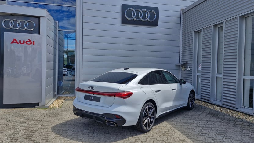 A5 Limousine 40 TFSI S tronic Business képe