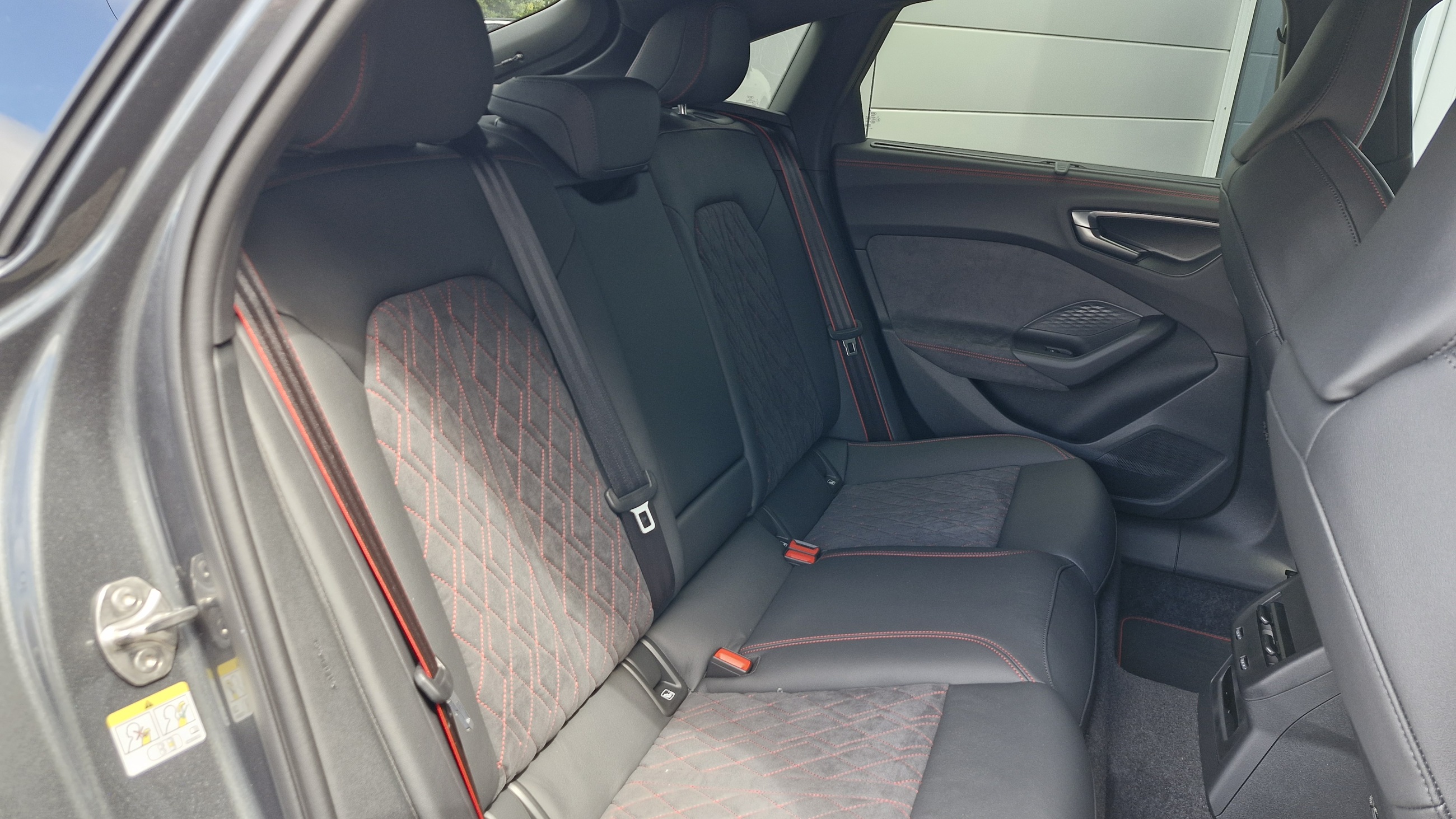 A5 Limousine 40 TDI qu. S tr. Business képe