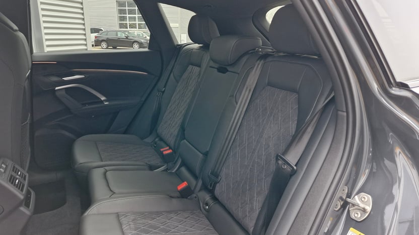 Q5 40 TDI quattro S tronic Business képe