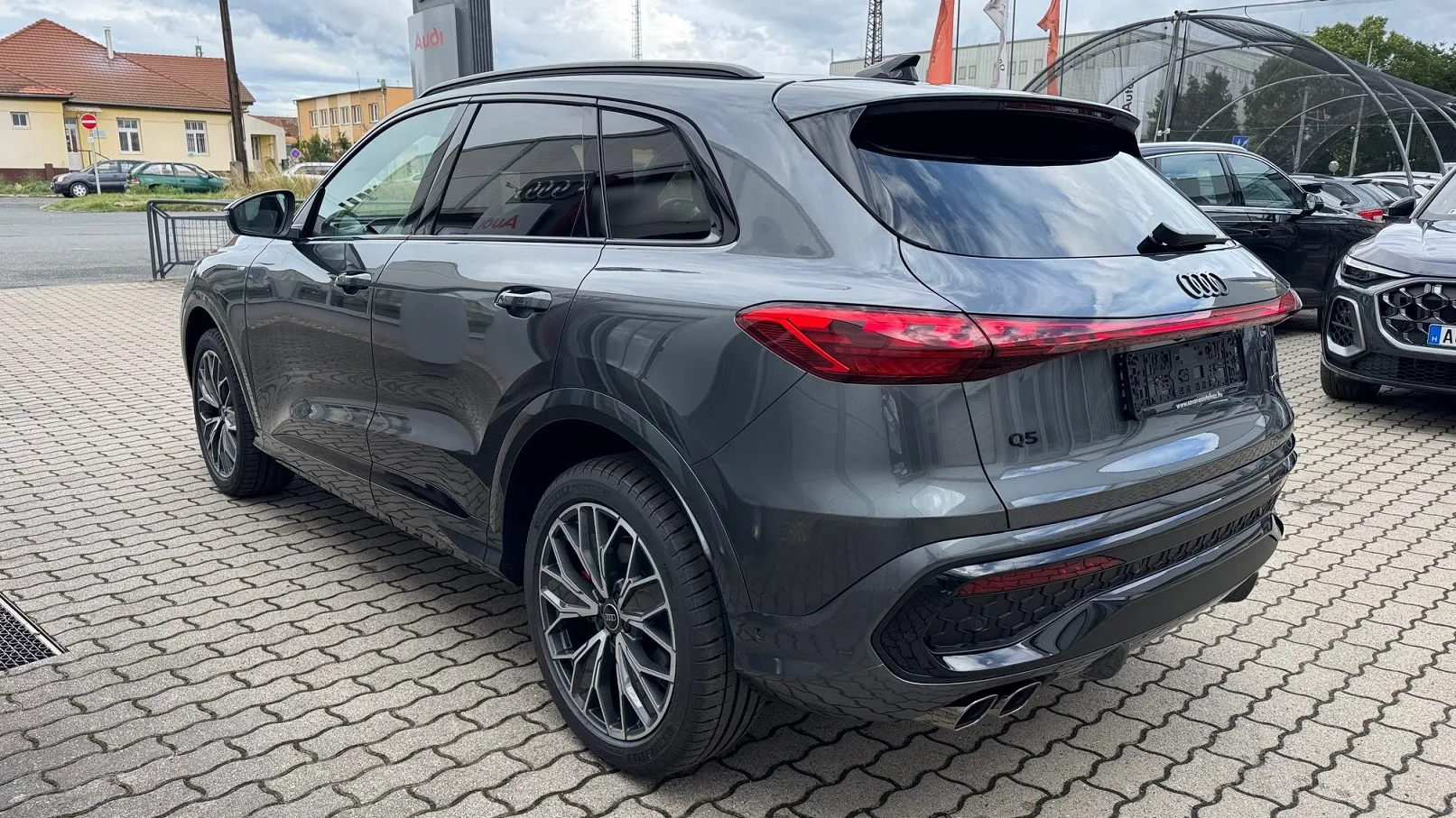 Q5 40 TDI quattro S tronic Business képe