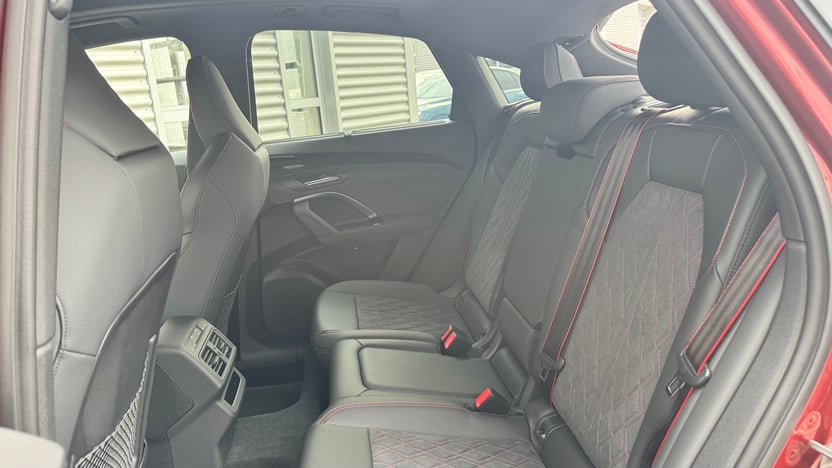 Q5 Sportback 40TDI qu. S tronic Business képe