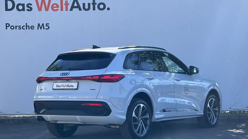 Q5 40 TDI quattro S tronic Business képe