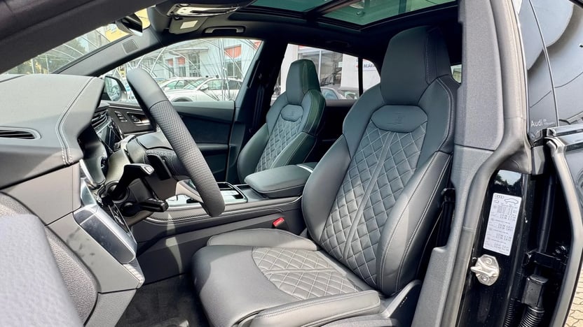 Q8 60 TFSI e quattro tiptronic képe