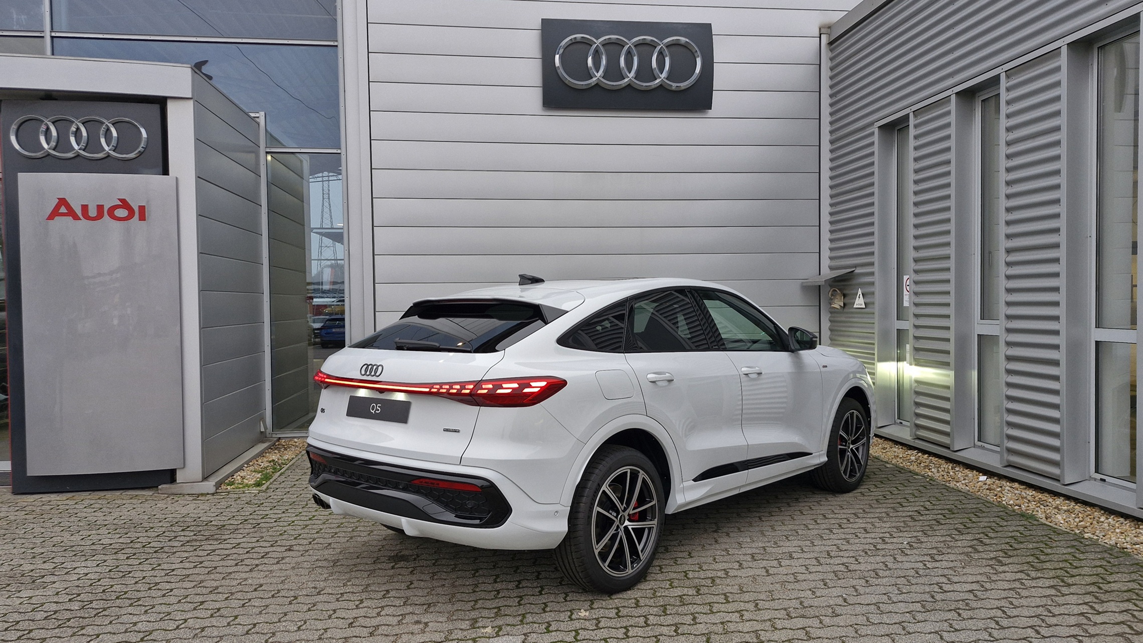 Q5 Sportback 40TDI qu. S tronic Business képe