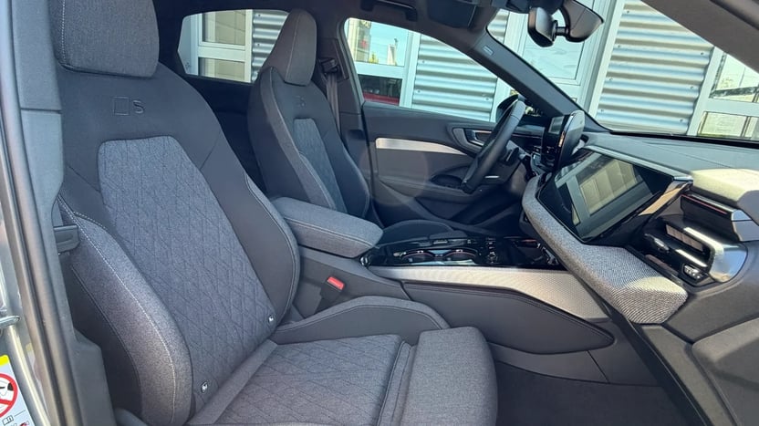 A5 Limousine 40 TDI qu. S tr. Business képe