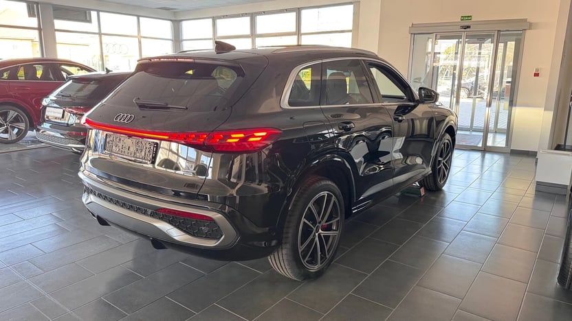 Q5 40 TDI quattro S tronic Business képe