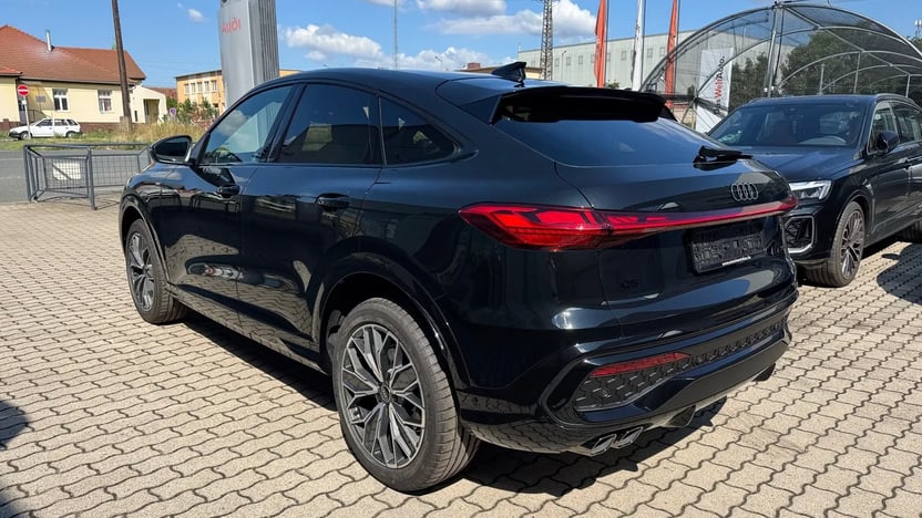 Q5 Sportback 40TDI qu. S tronic Business képe