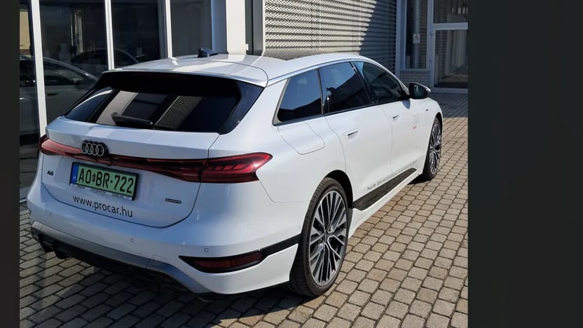 A6 Avant e-tron quattro képe