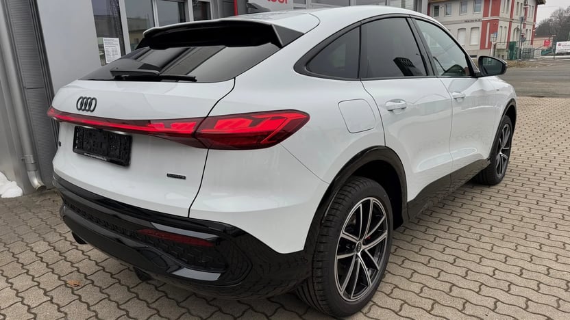 Q5 Sportback 40TDI qu. S tronic Business képe