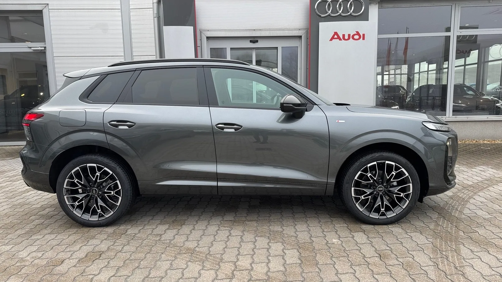 Q3 SUV TFSI 110 kW S tronic képe