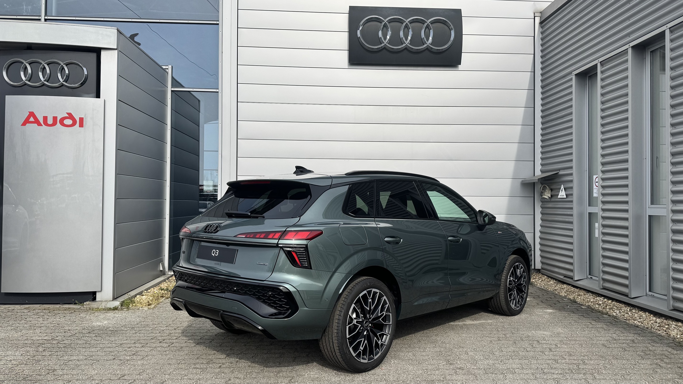 Q3 SUV TFSI quattro 150 kW S tronic képe