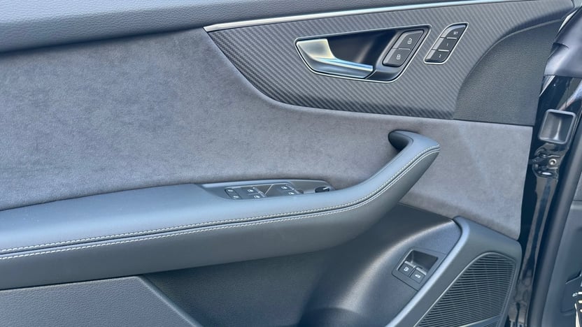 Q8 60 TFSI e quattro tiptronic képe