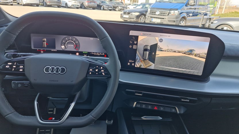 Q3 SUV TFSI quattro 195 kW S tronic képe