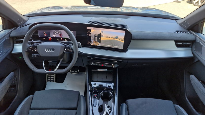 Q3 SUV TFSI quattro 195 kW S tronic képe