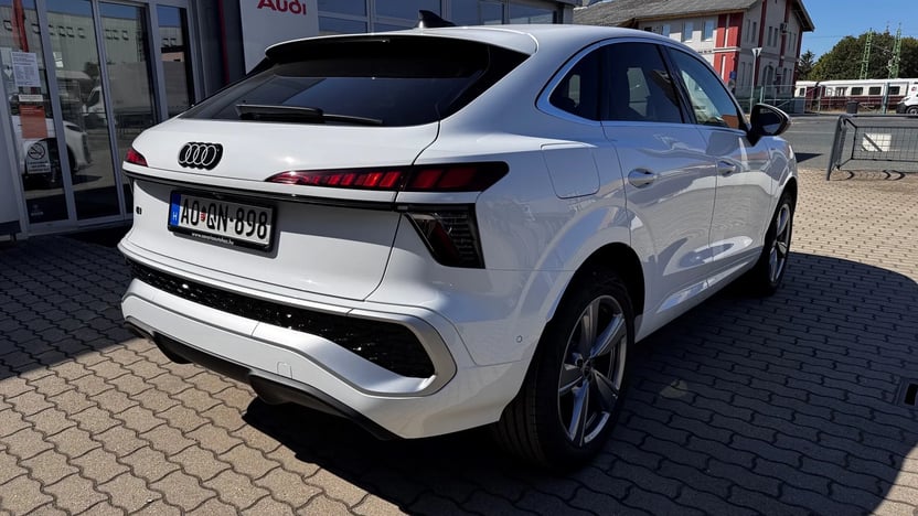 Q3 SB TDI 110 kW S tronic képe