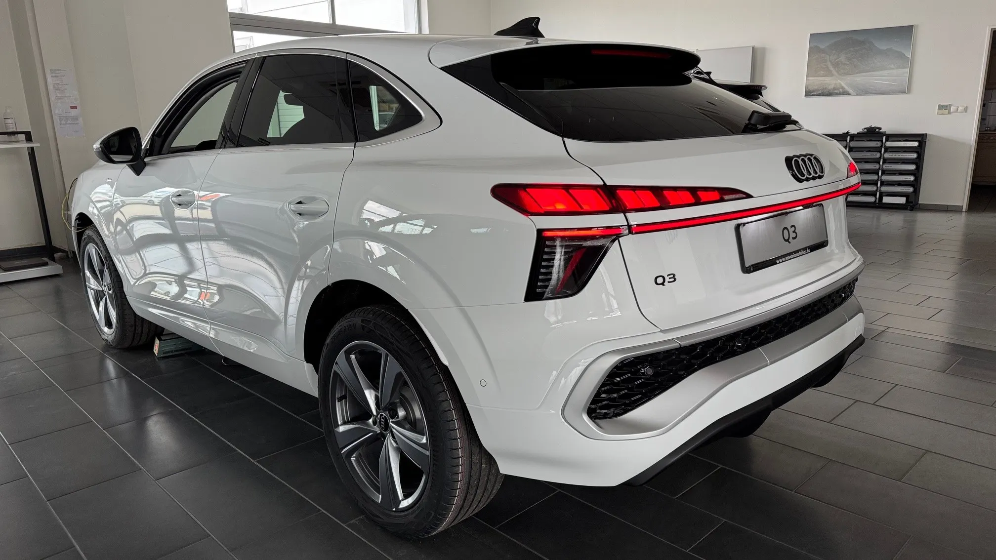 Q3 SB TDI 110 kW S tronic képe