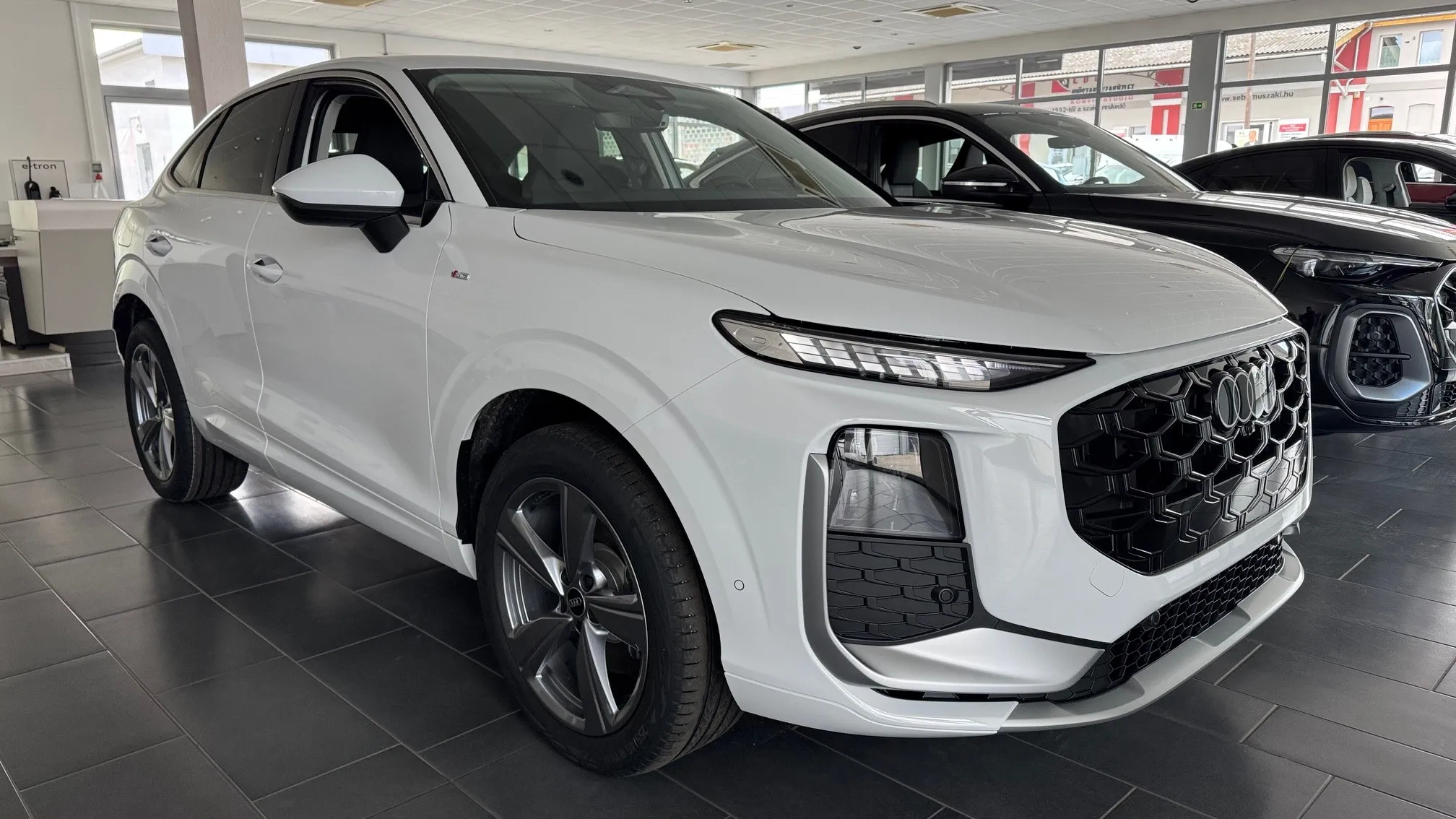 Q3 SB TDI 110 kW S tronic képe