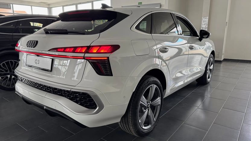 Q3 SB TDI 110 kW S tronic képe