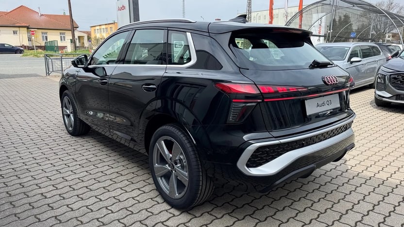 Q3 SUV TFSI 110 kW S tronic képe