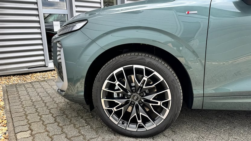Q3 SUV TFSI quattro 150 kW S tronic képe