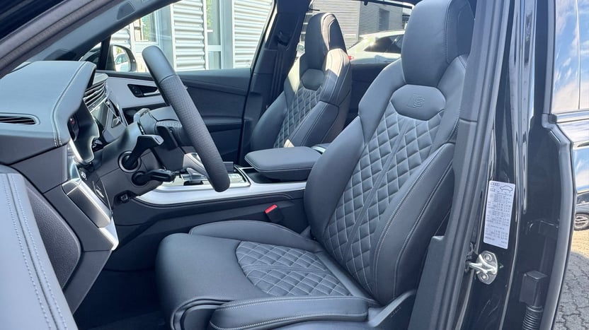 Q7 S line 50 TDI quattro tiptronic Icon képe