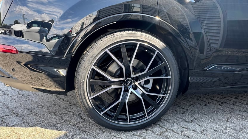 Q7 S line 50 TDI quattro tiptronic Icon képe