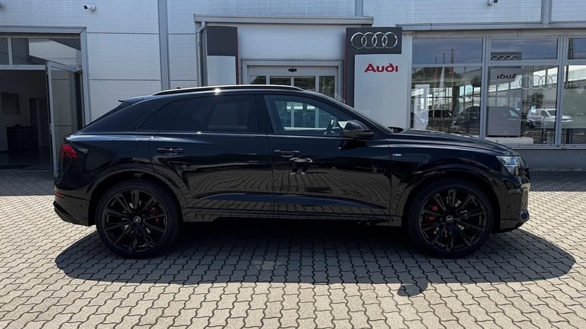 Q8 55 TFSI e quattro tiptronic képe