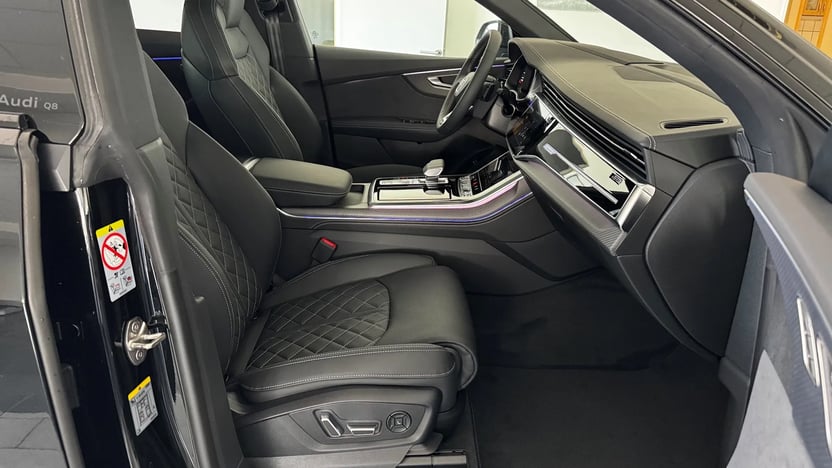Q8 55 TFSI e quattro tiptronic képe