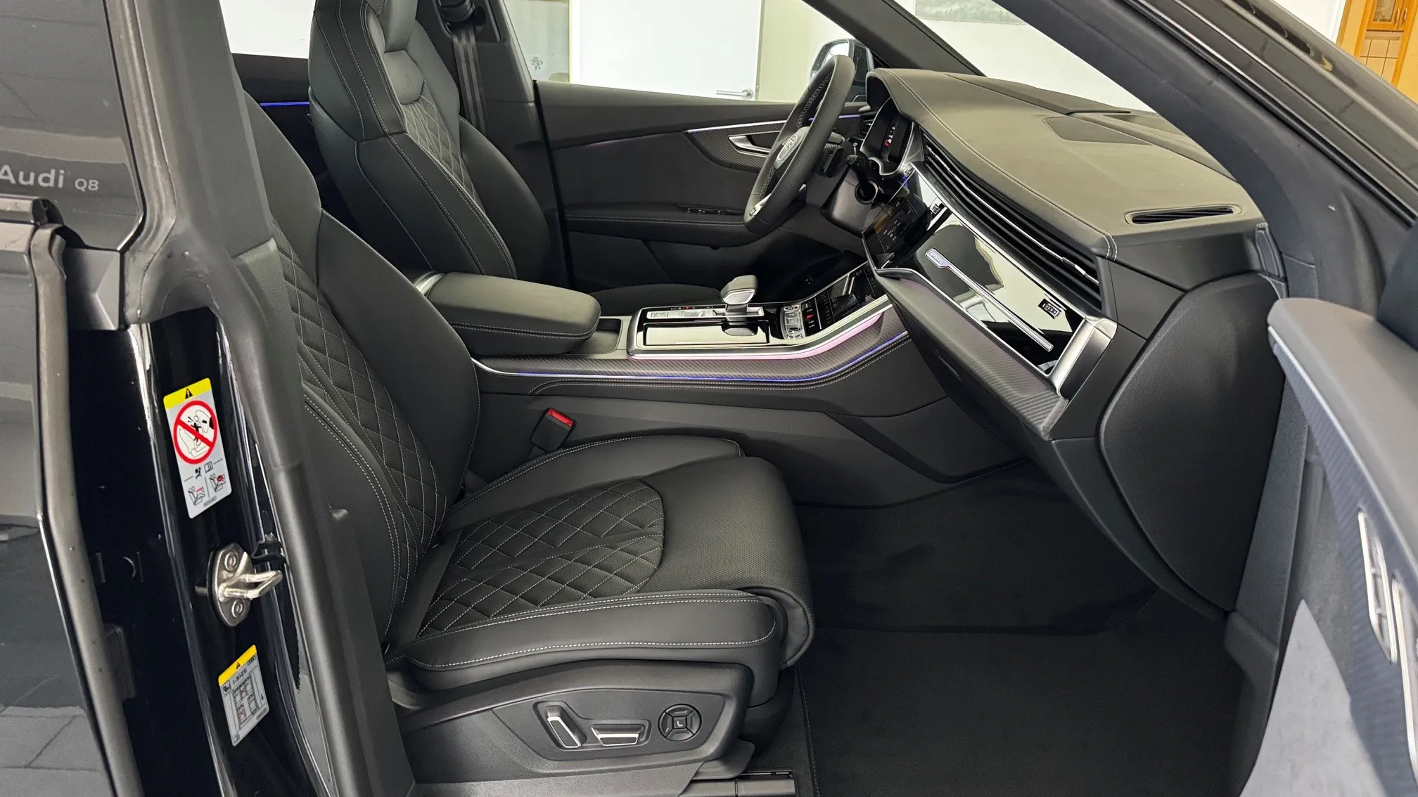 Q8 55 TFSI e quattro tiptronic képe