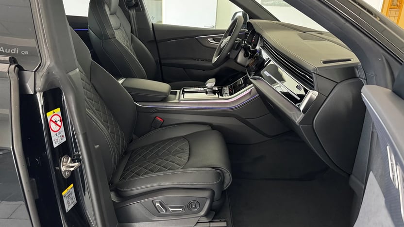 Q8 55 TFSI e quattro tiptronic képe