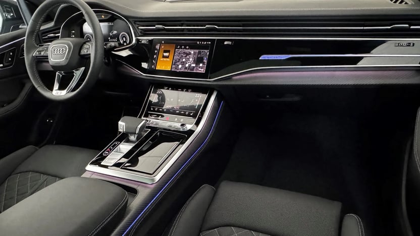Q8 55 TFSI e quattro tiptronic képe