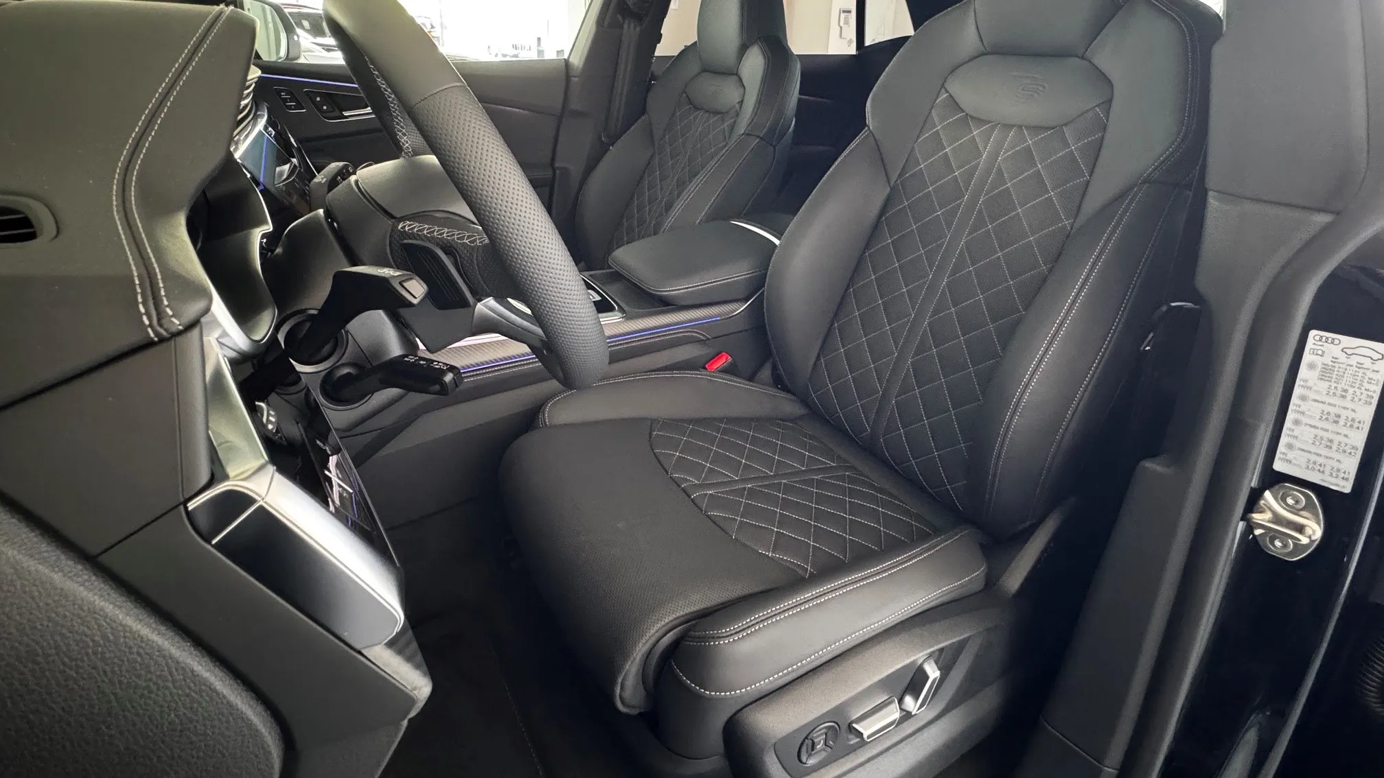 Q8 55 TFSI e quattro tiptronic képe