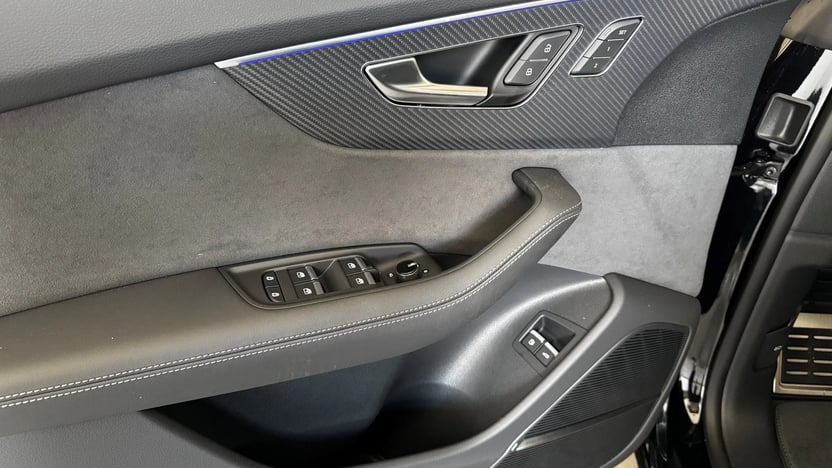 Q8 55 TFSI e quattro tiptronic képe