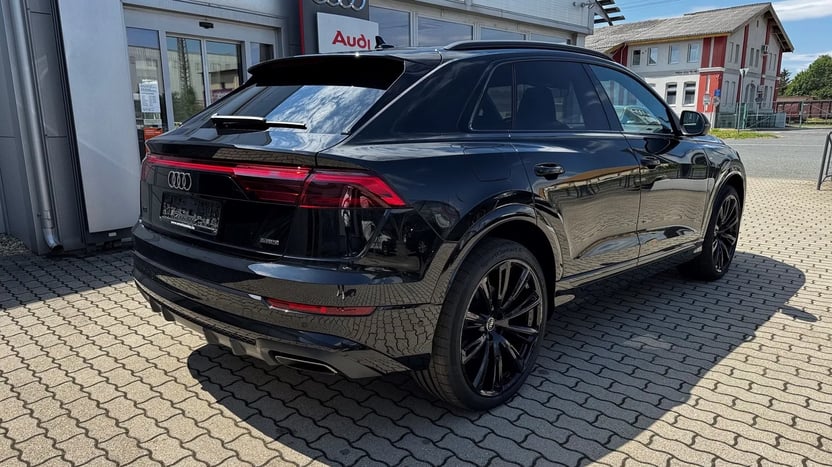 Q8 55 TFSI e quattro tiptronic képe