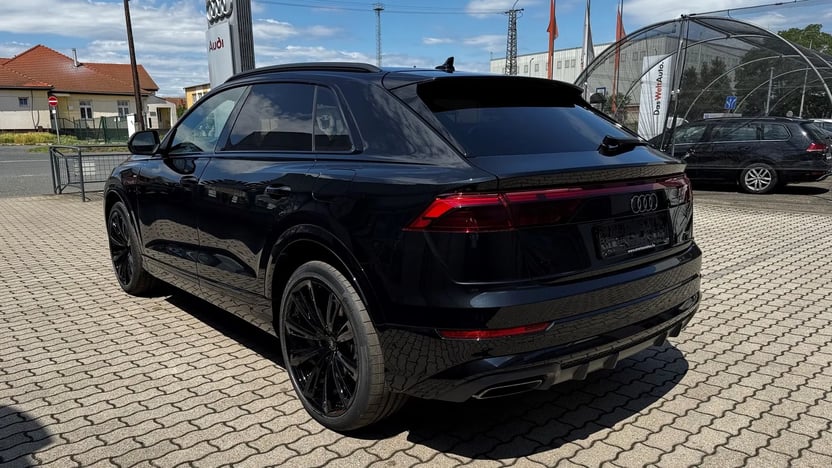Q8 55 TFSI e quattro tiptronic képe