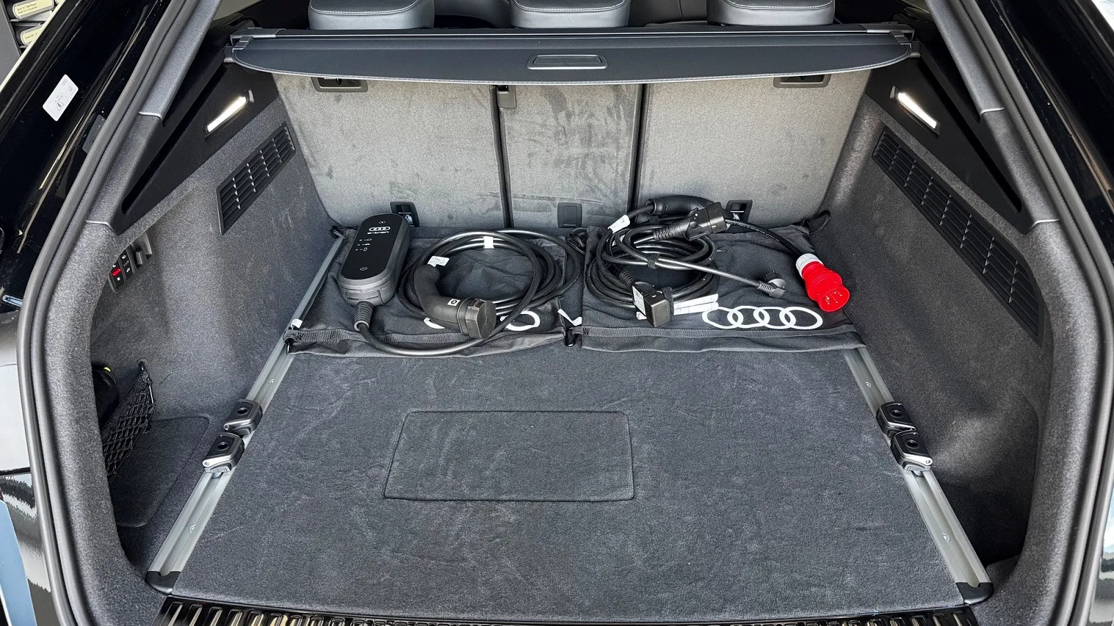 Q8 55 TFSI e quattro tiptronic képe