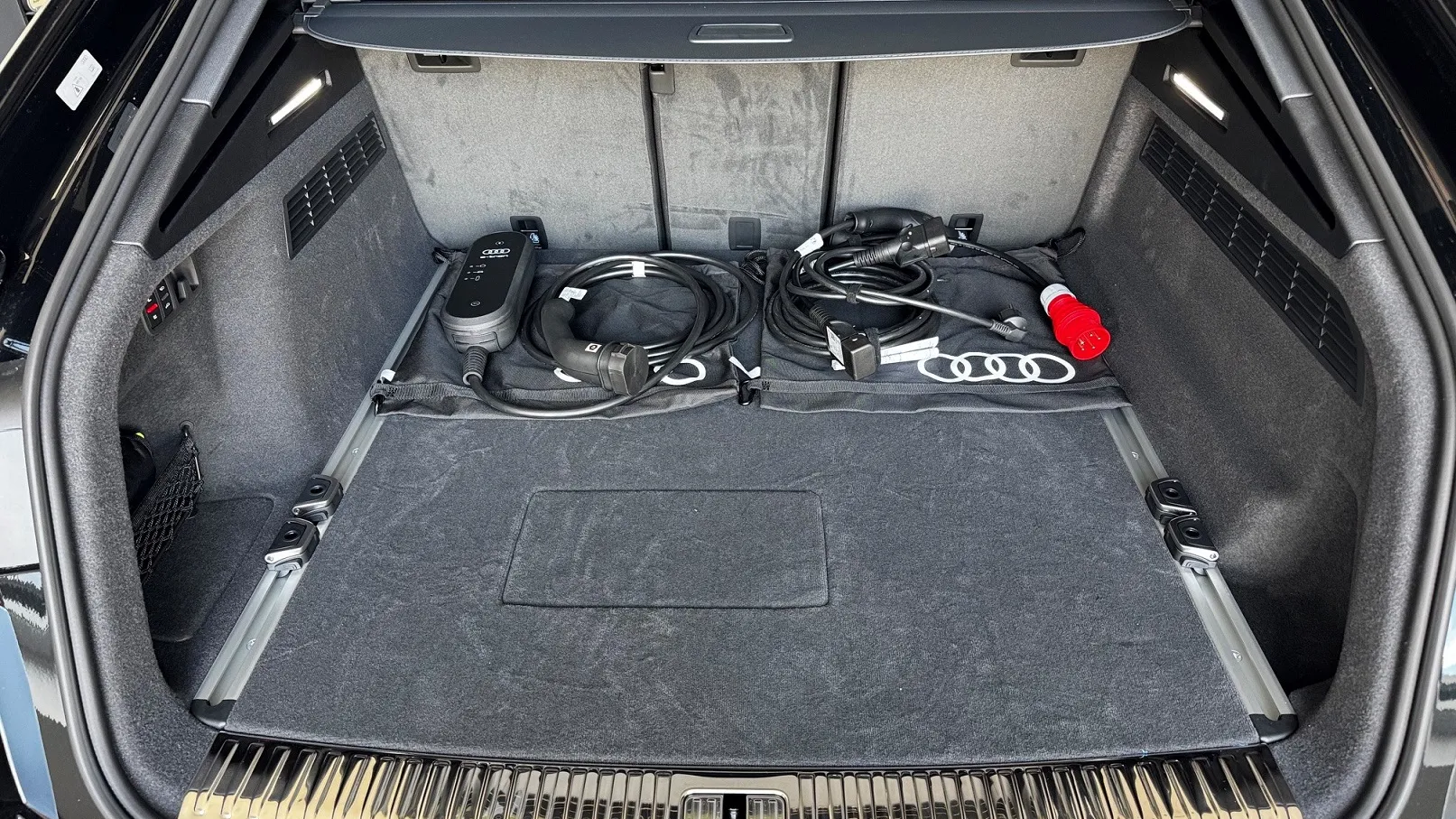 Q8 55 TFSI e quattro tiptronic képe