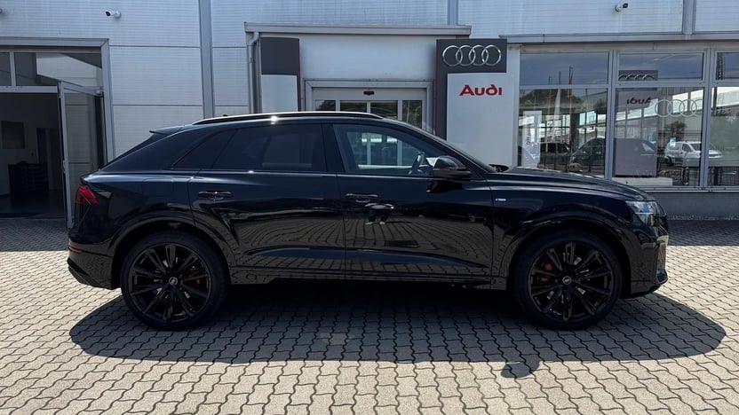Q8 55 TFSI e quattro tiptronic képe