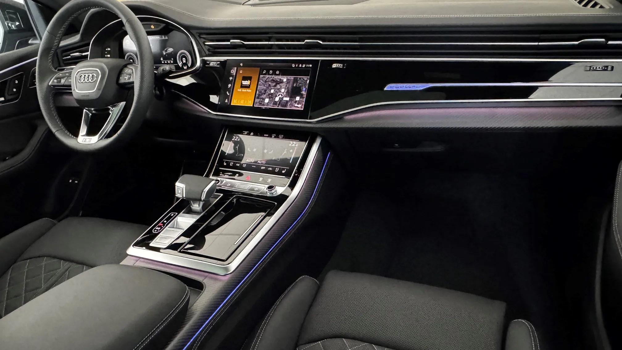 Q8 55 TFSI e quattro tiptronic képe