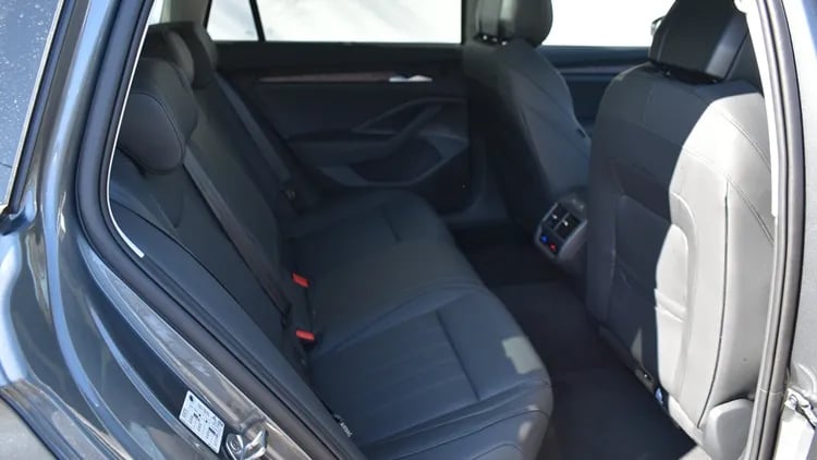 Superb Combi L&amp;K 2.0 TDI 4x4 DSG SCR képe