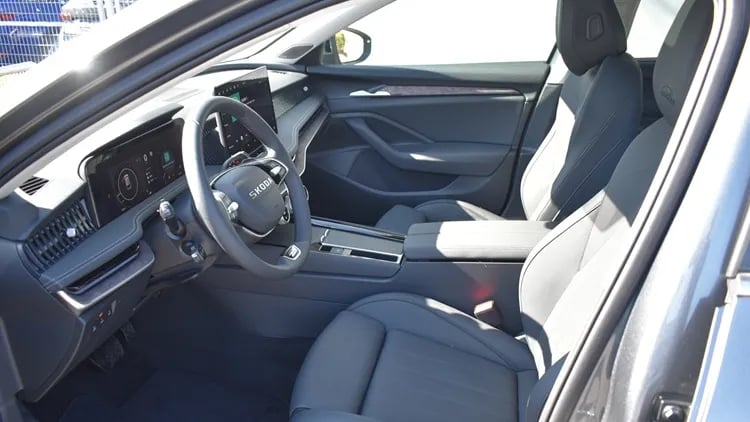 Superb Combi L&amp;K 2.0 TDI 4x4 DSG SCR képe