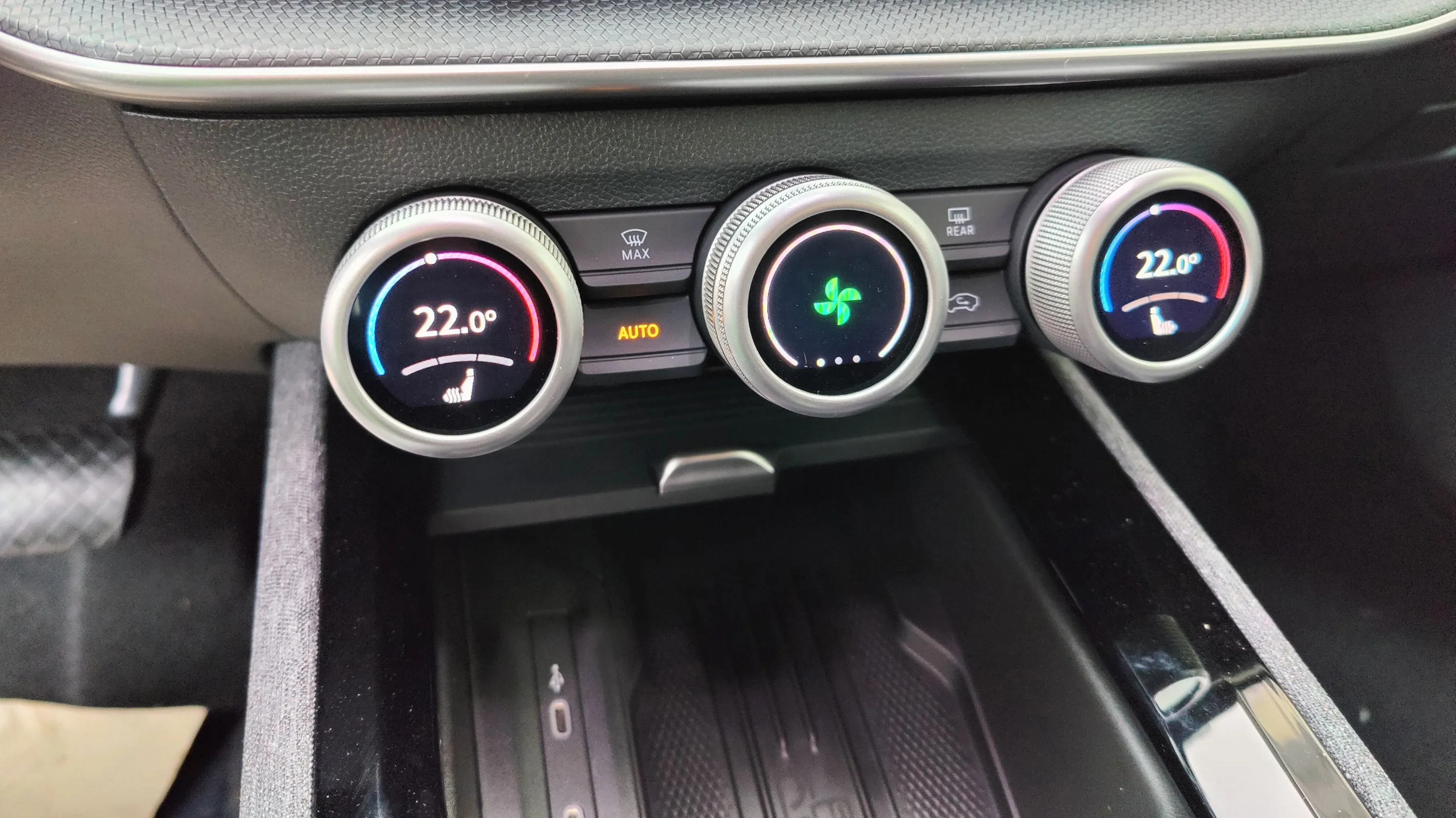 Superb Combi Selection 2.0 TDI DSG SCR képe