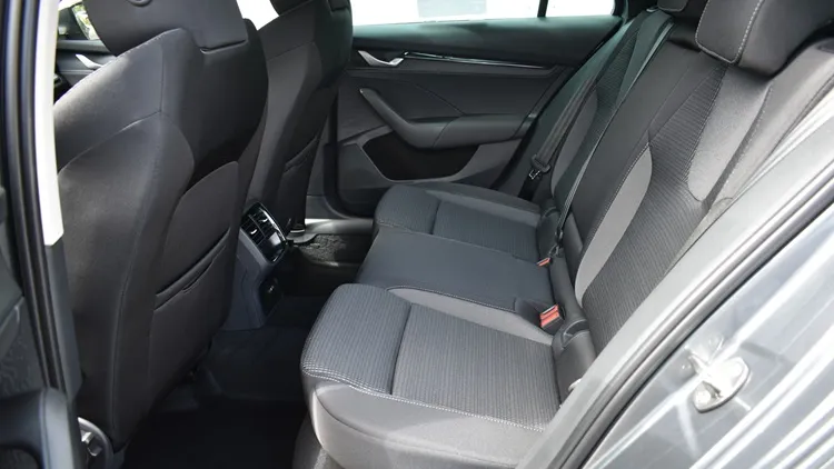 Octavia Combi Sel. 1.5 TSI DSG mHEV ACT képe