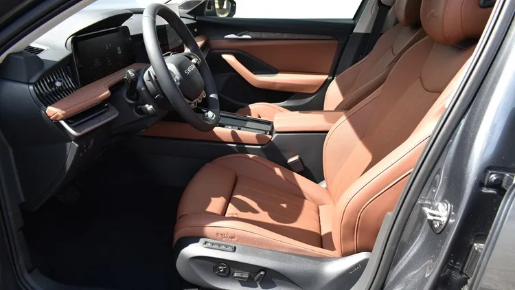 Superb Combi L&amp;K 2.0 TDI 4x4 DSG SCR képe