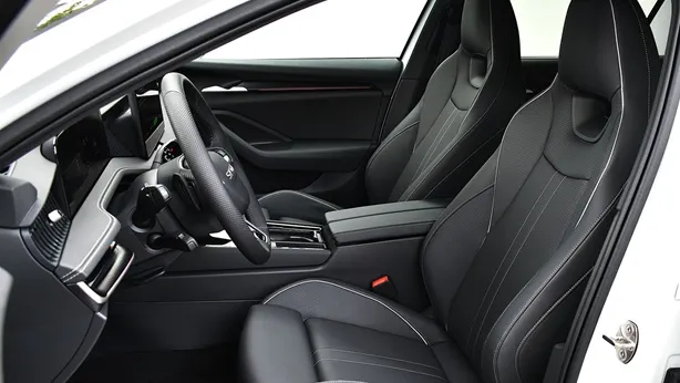 Superb Combi SL 2.0 TDI 4x4 DSG SCR képe