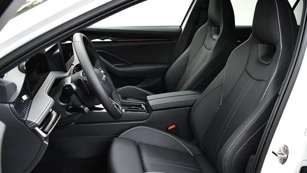 Superb Combi SL 2.0 TDI 4x4 DSG SCR képe