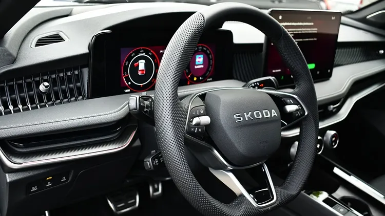 Superb Combi SL 2.0 TDI 4x4 DSG SCR képe